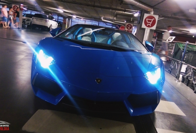 Lamborghini Aventador LP700-4 Roadster