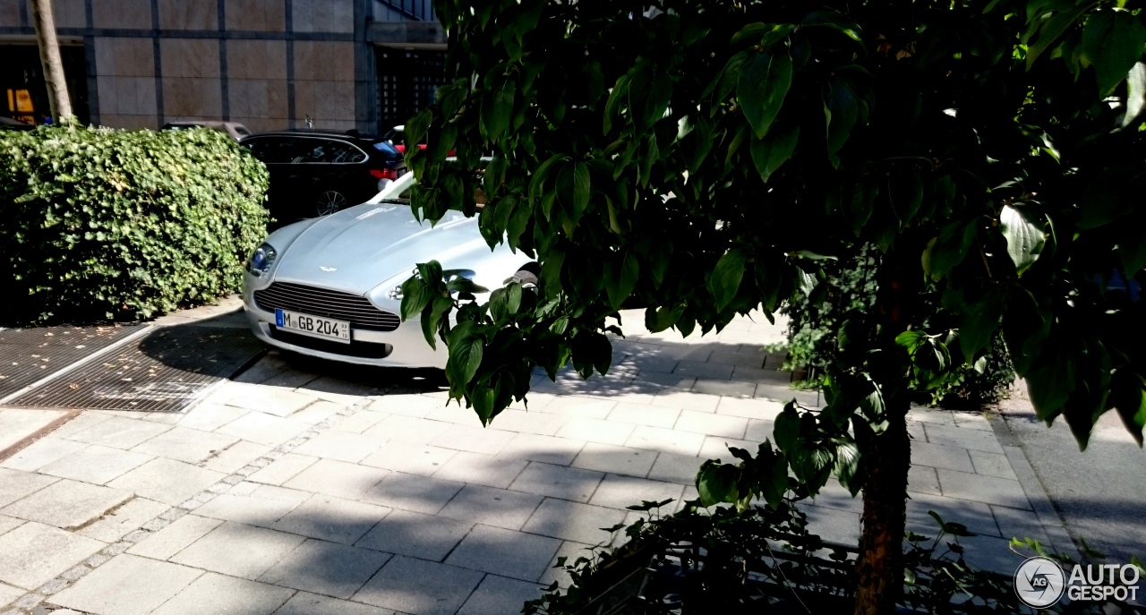 Aston Martin V8 Vantage Roadster