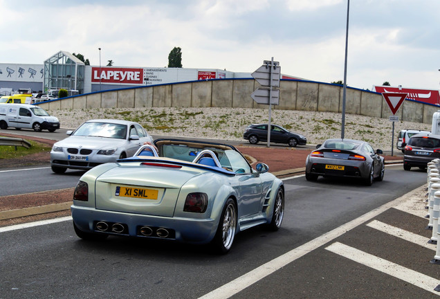 Aston Martin V8 Vantage 2012