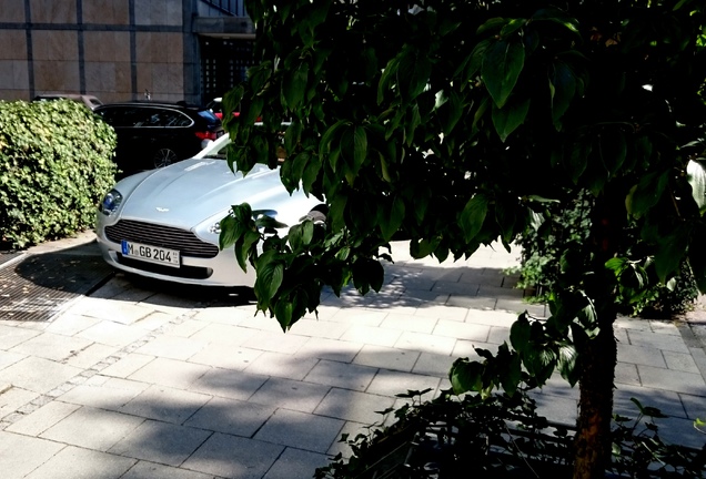 Aston Martin V8 Vantage Roadster