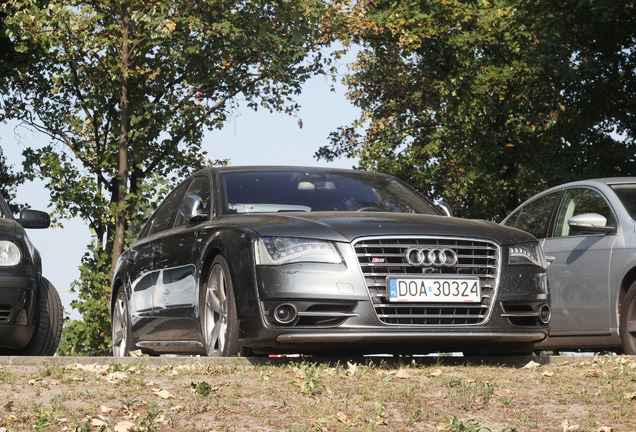 Audi S8 D4