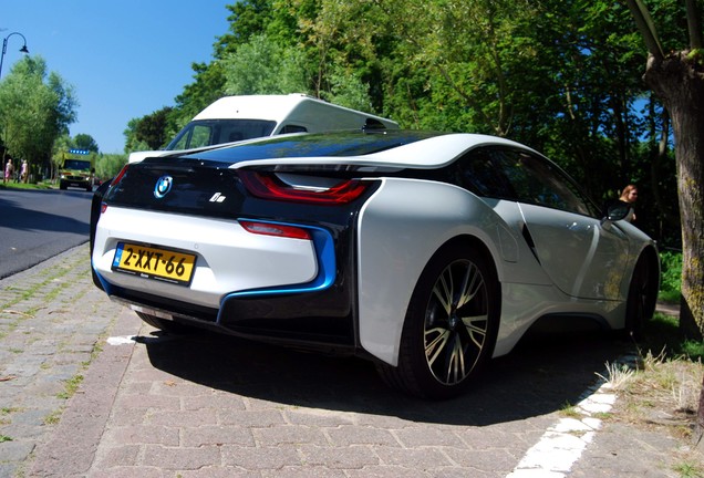 BMW i8