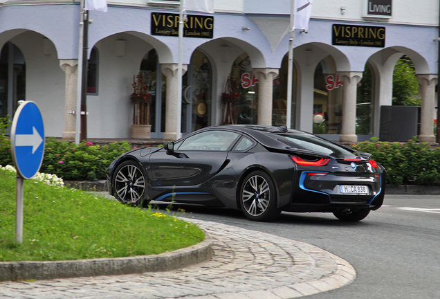 BMW i8