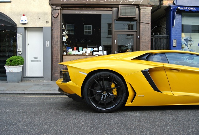 Lamborghini Aventador LP700-4