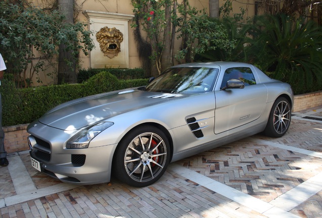 Mercedes-Benz SLS AMG