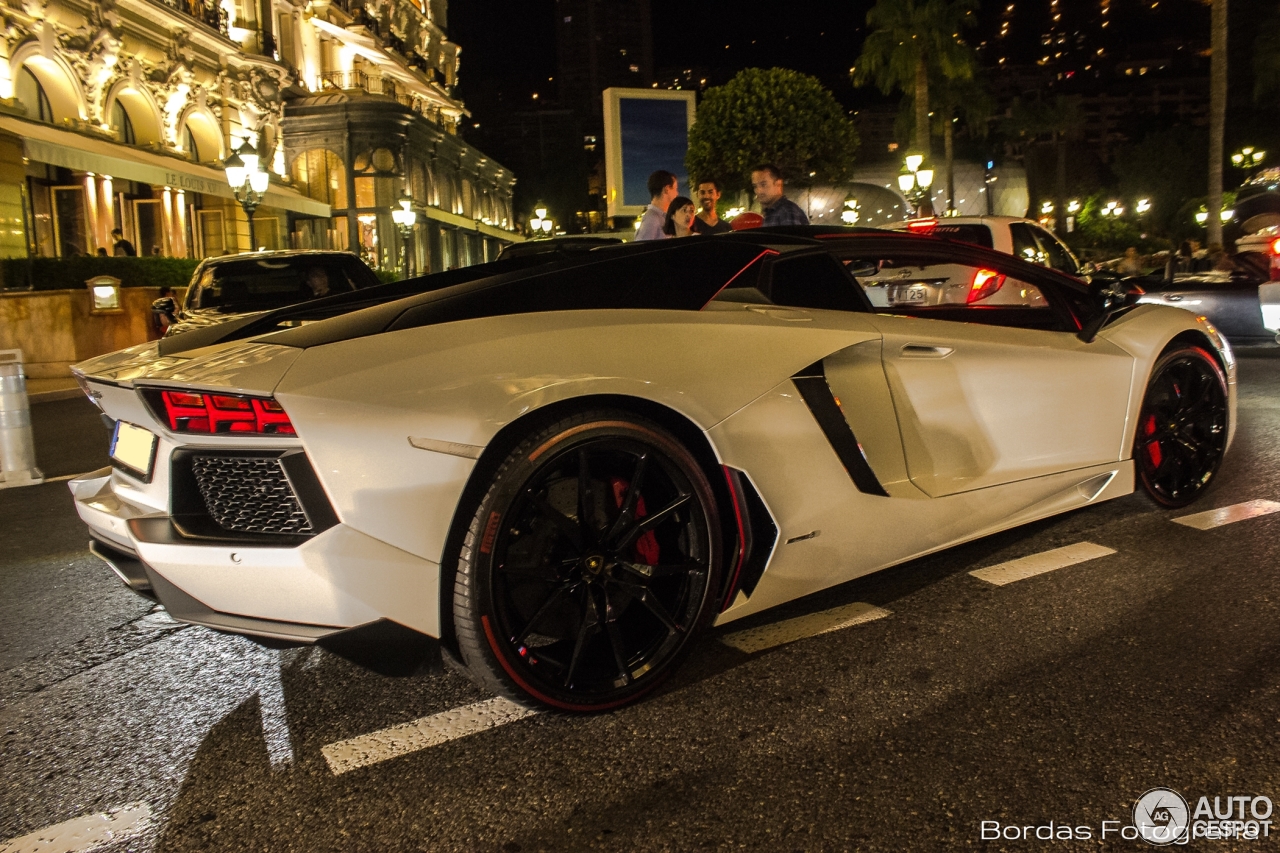 Lamborghini Aventador LP700-4 Roadster Pirelli Edition