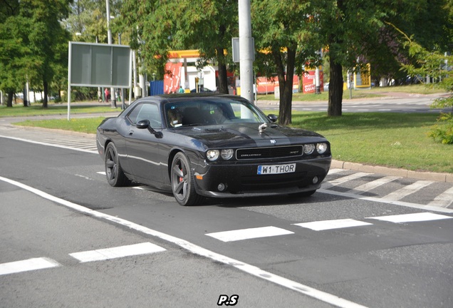 Dodge Challenger SRT-8