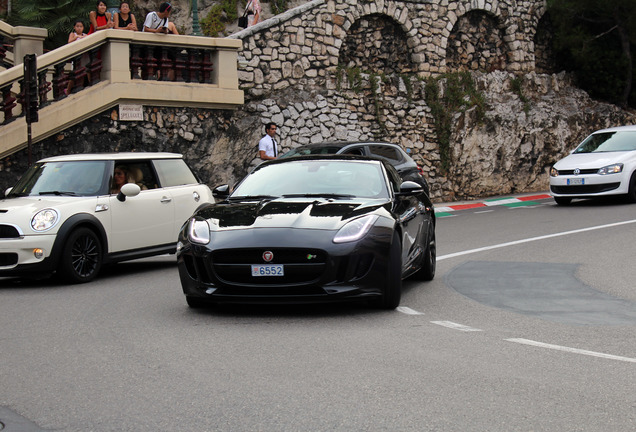 Jaguar F-TYPE R Coupé