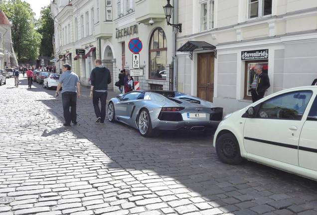 Lamborghini Aventador LP700-4 Roadster