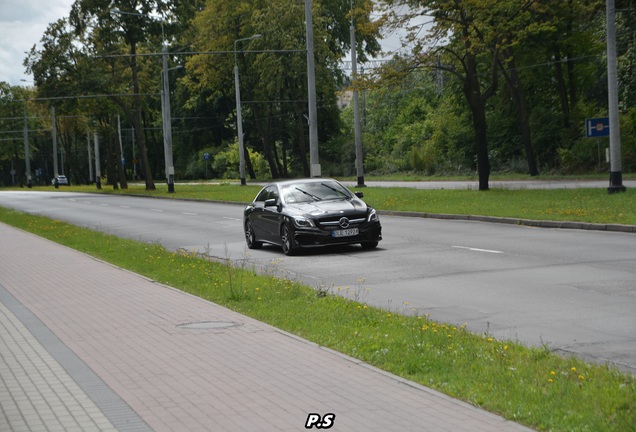 Mercedes-Benz CLA 45 AMG C117