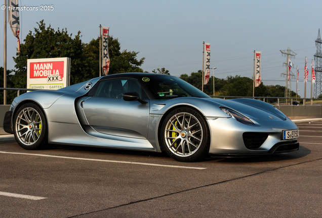 Porsche 918 Spyder Weissach Package