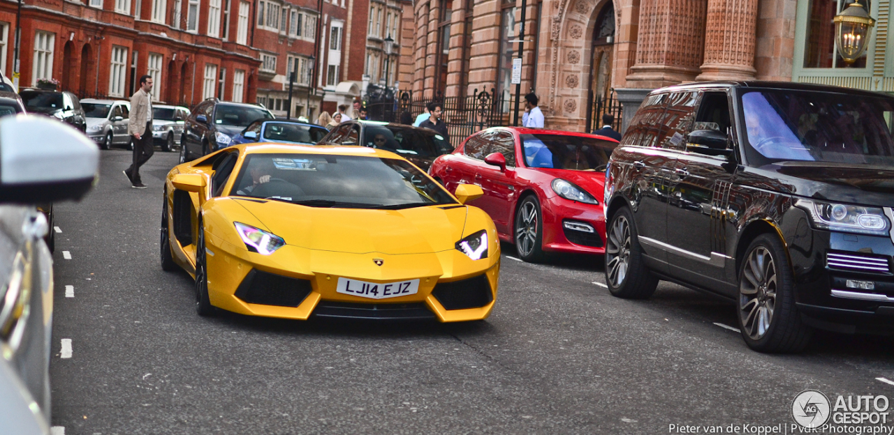 Lamborghini Aventador LP700-4