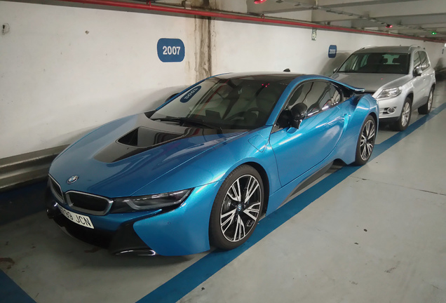 BMW i8