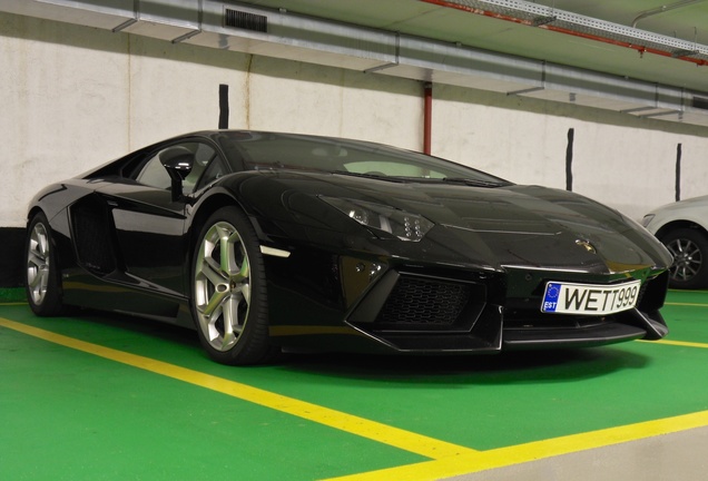 Lamborghini Aventador LP700-4