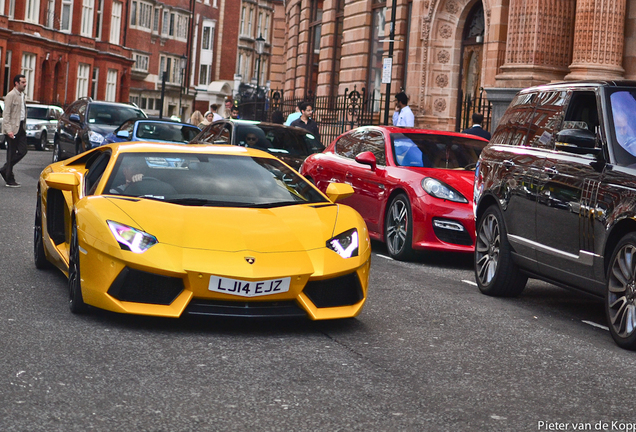 Lamborghini Aventador LP700-4