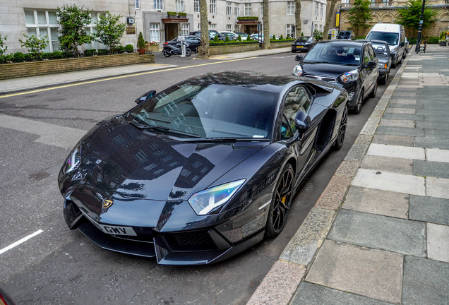 Lamborghini Aventador LP700-4