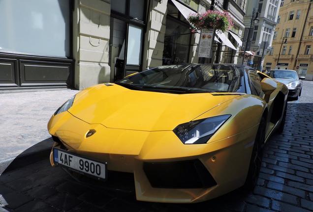 Lamborghini Aventador LP700-4 Roadster