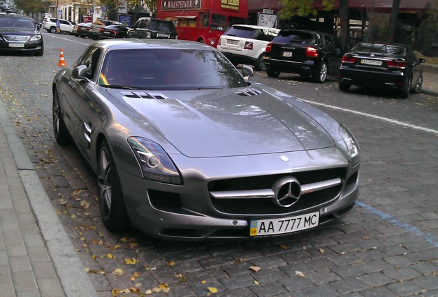 Mercedes-Benz SLS AMG