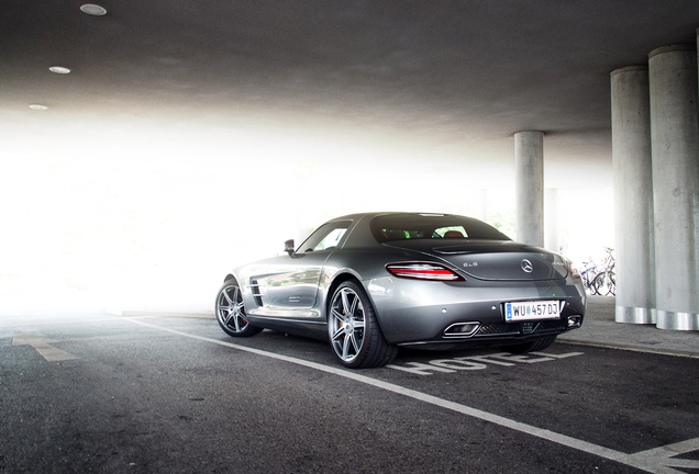 Mercedes-Benz SLS AMG