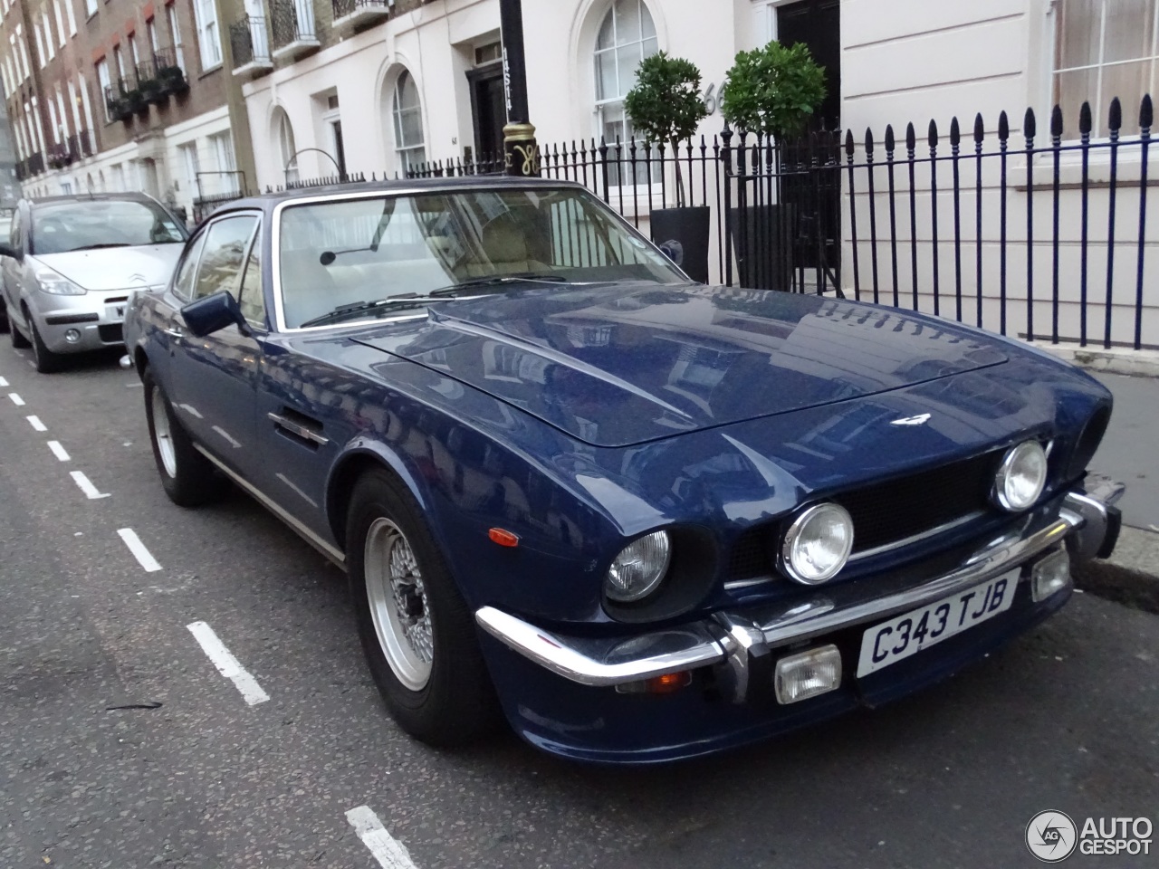 Aston Martin V8 Series 5 / EFI