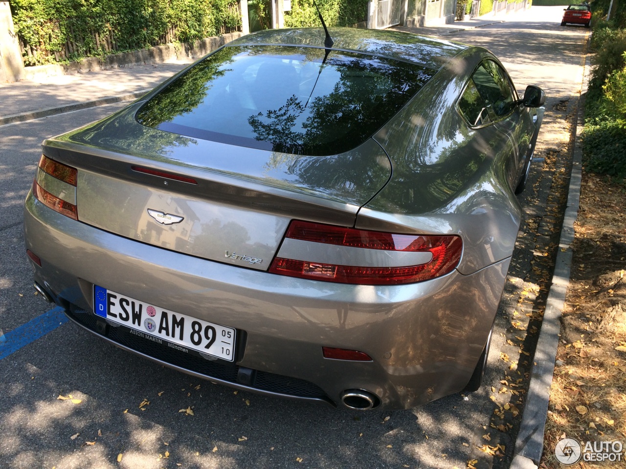 Aston Martin V8 Vantage