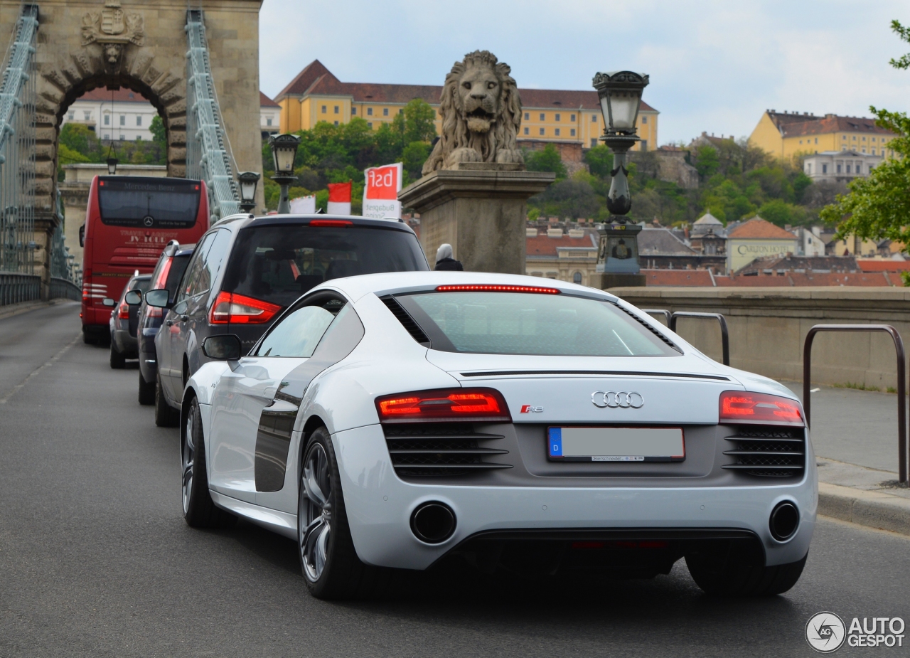 Audi R8 V10 Plus 2013