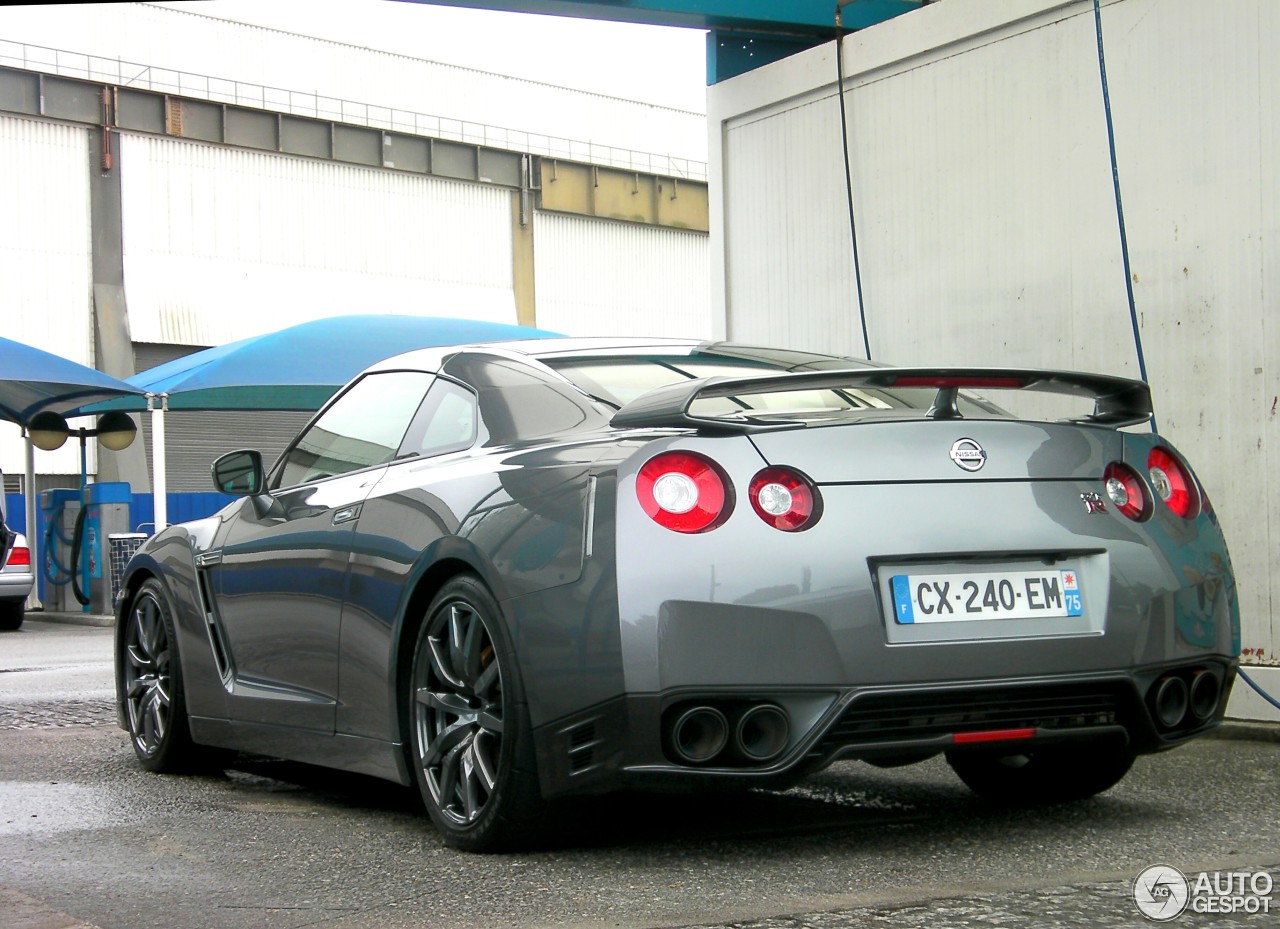 Nissan GT-R 2011