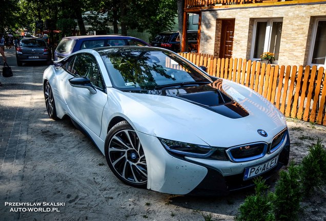 BMW i8