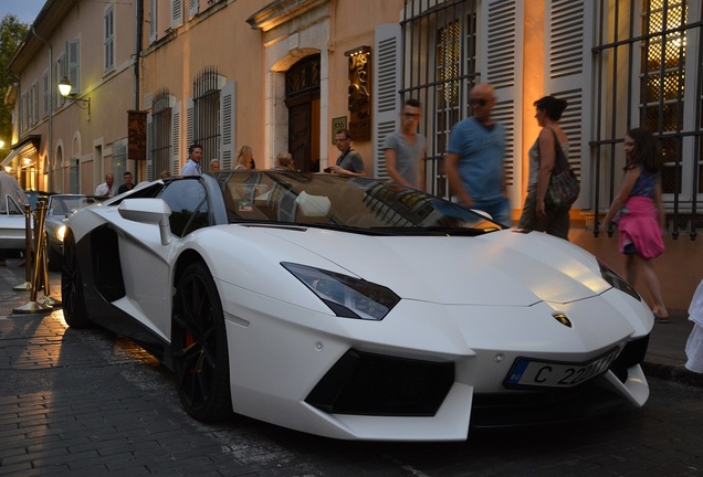 Lamborghini Aventador LP700-4 Roadster