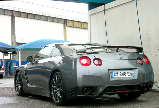 Nissan GT-R 2011