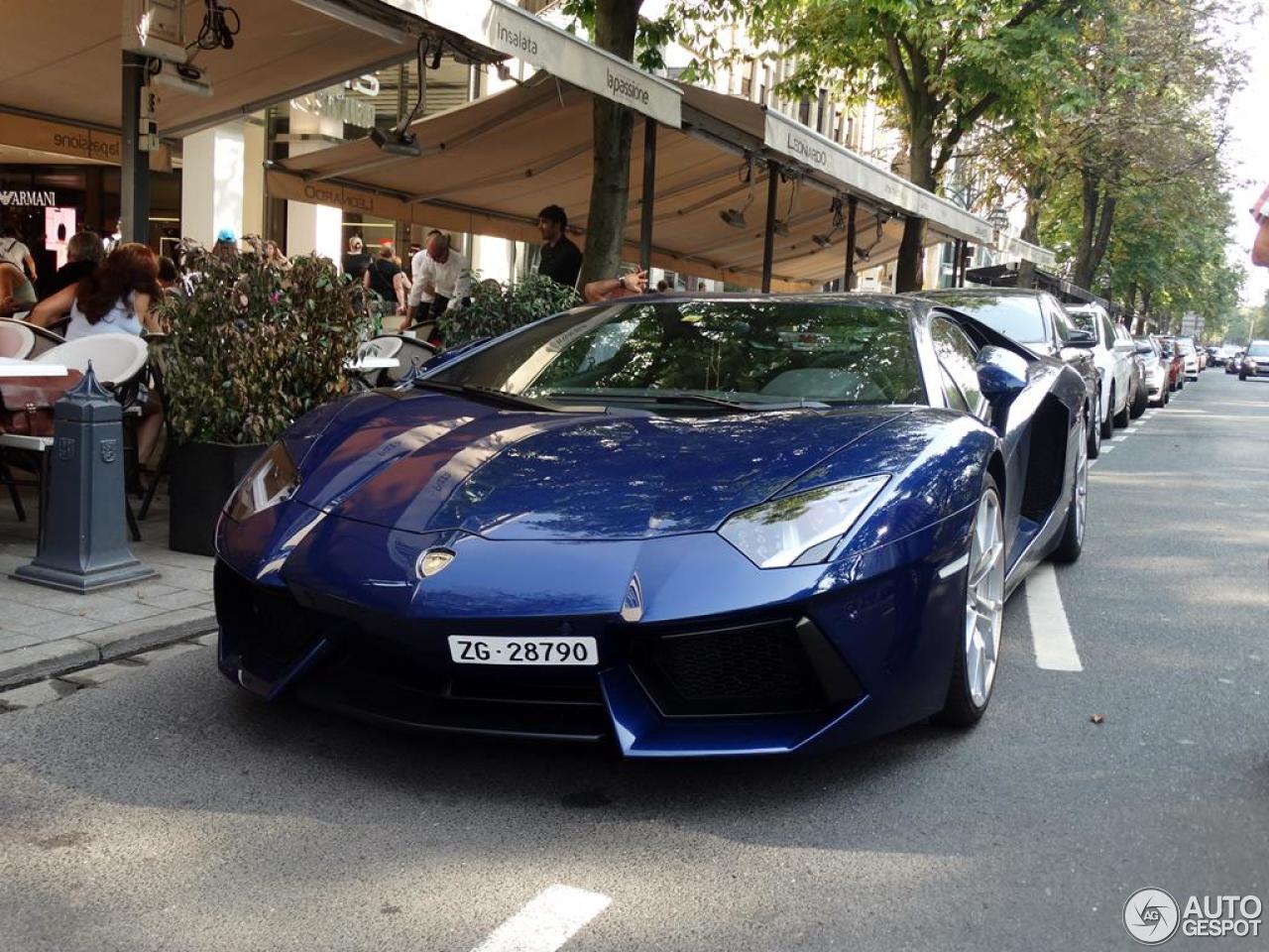 Lamborghini Aventador LP700-4