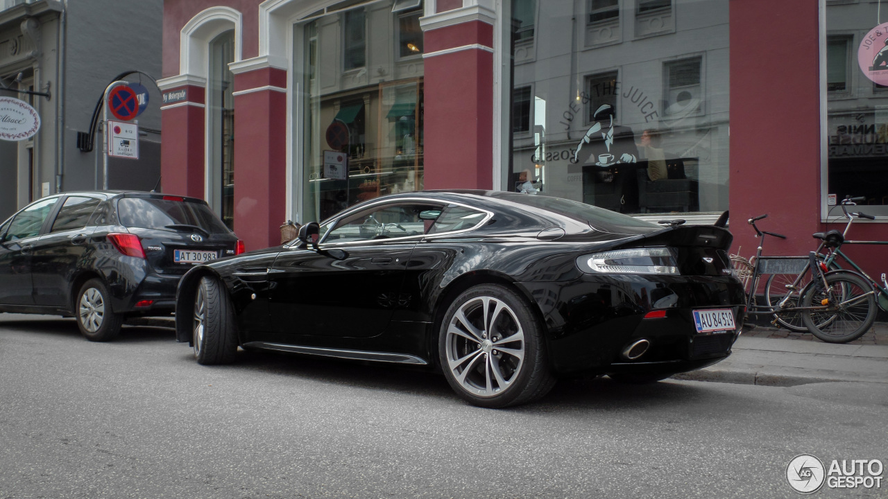 Aston Martin V12 Vantage