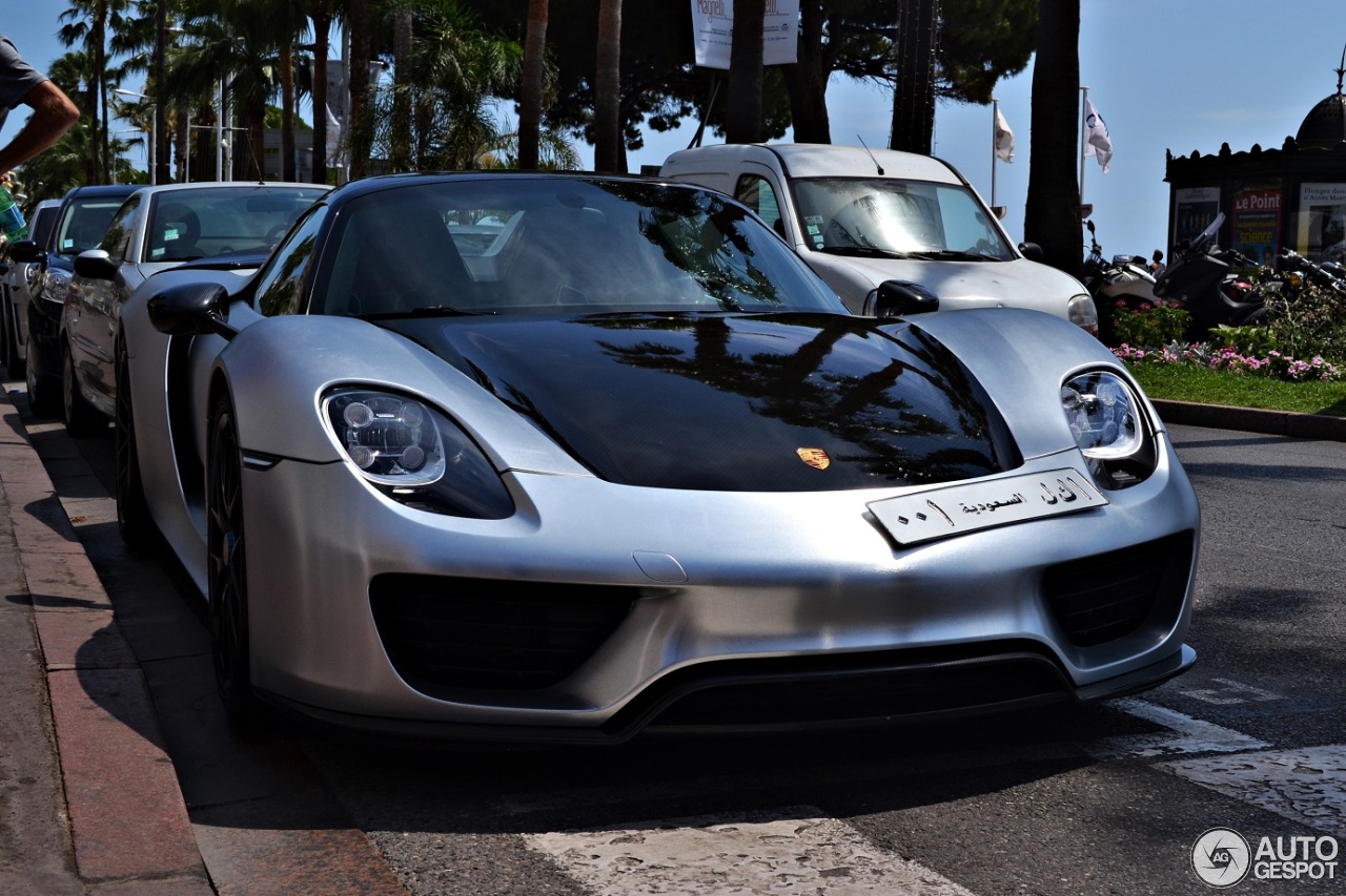 Porsche 918 Spyder Weissach Package