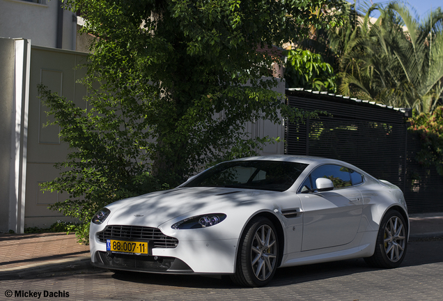 Aston Martin V8 Vantage 2012