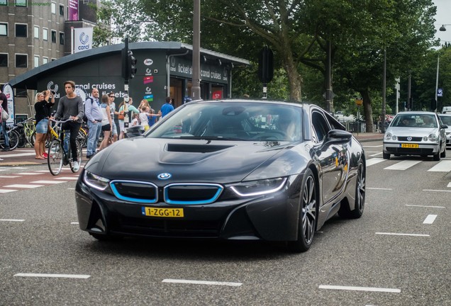 BMW i8