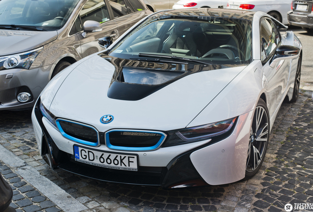 BMW i8