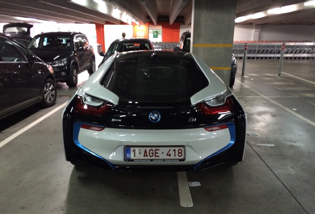 BMW i8