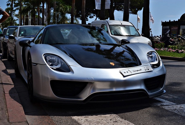 Porsche 918 Spyder Weissach Package