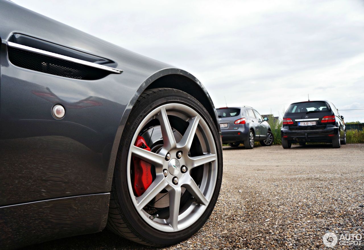 Aston Martin V8 Vantage Roadster