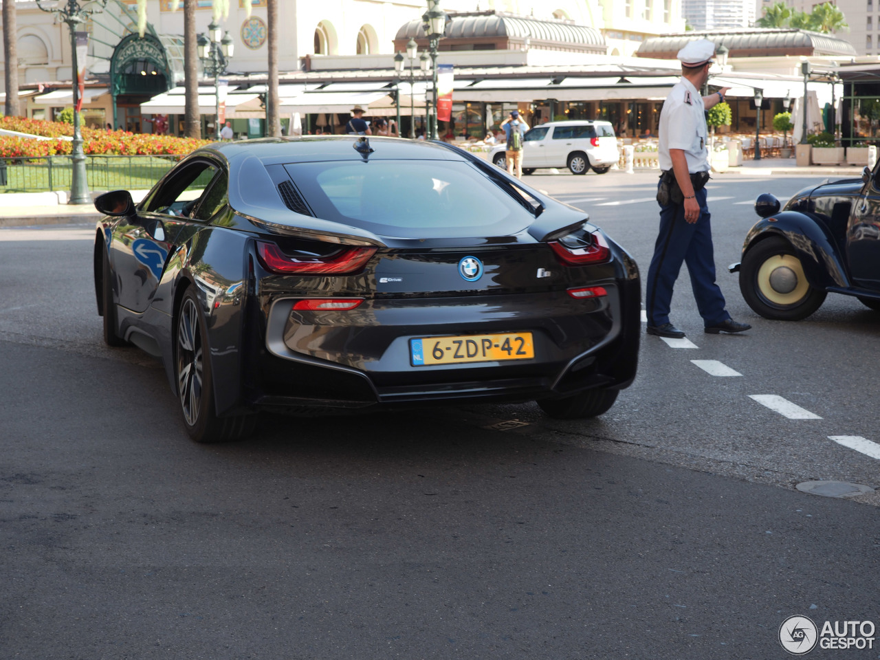 BMW i8