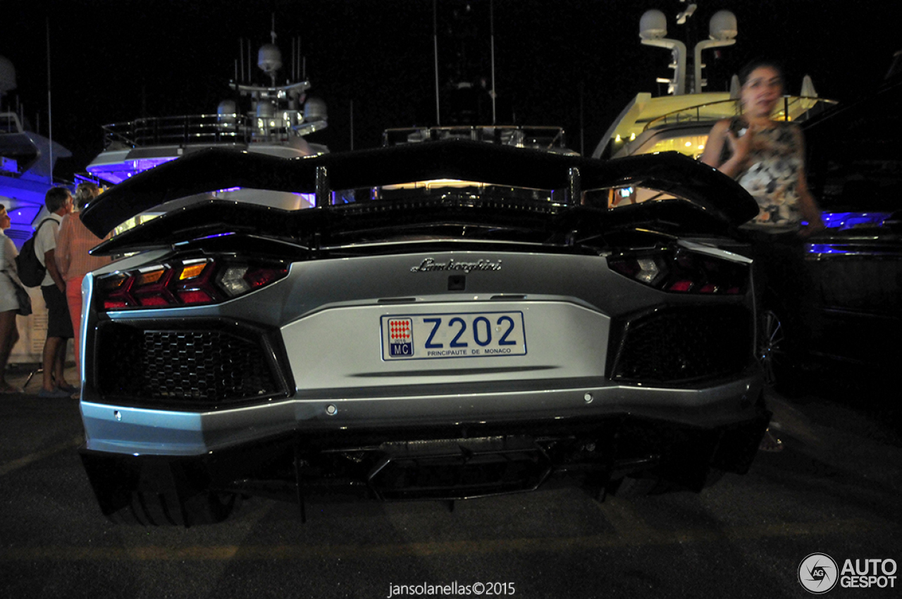 Lamborghini Aventador LP700-4 Roadster