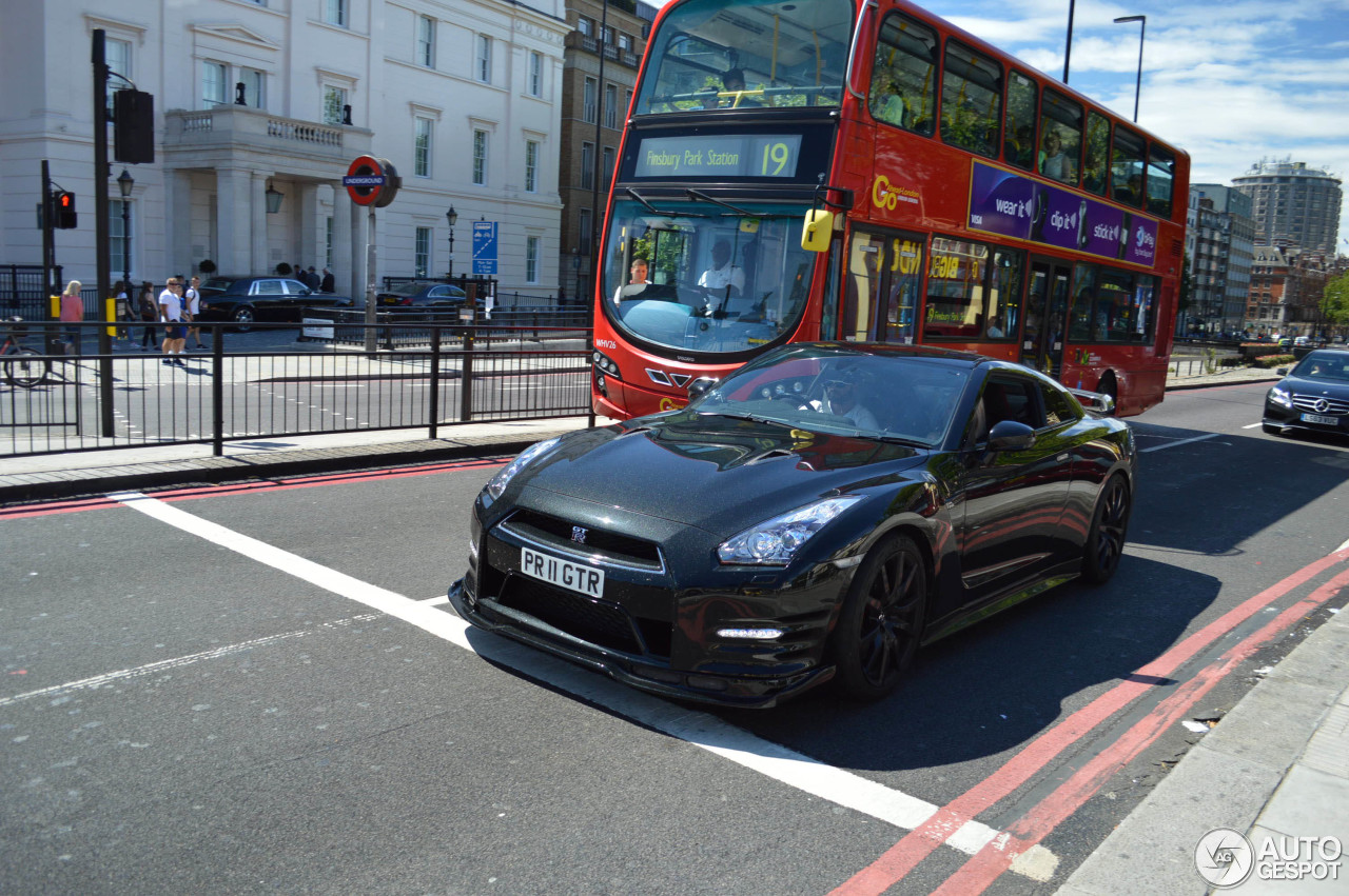 Nissan GT-R 2011 Petersen Racing