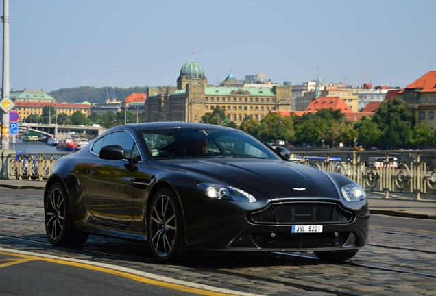 Aston Martin V8 Vantage S