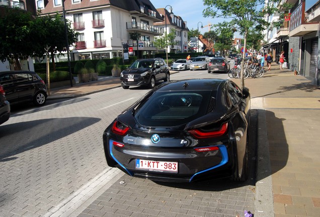 BMW i8