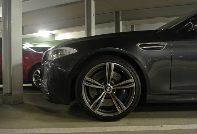 BMW M5 F10 2011