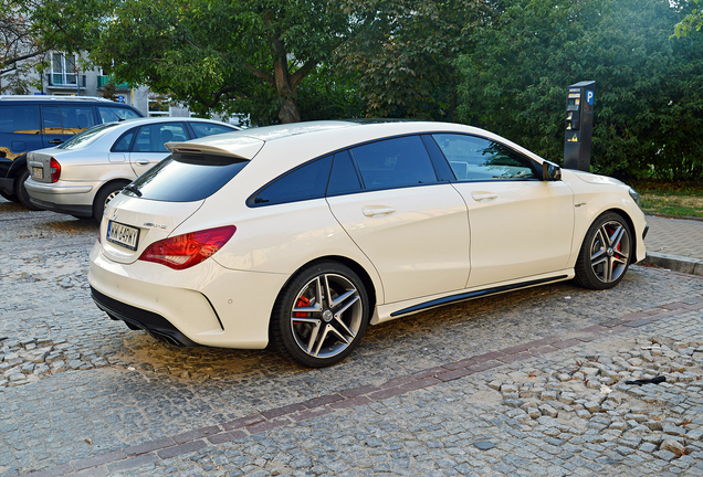 Mercedes-Benz CLA 45 AMG Shooting Brake