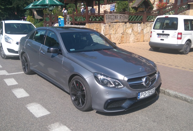 Mercedes-Benz E 63 AMG S W212