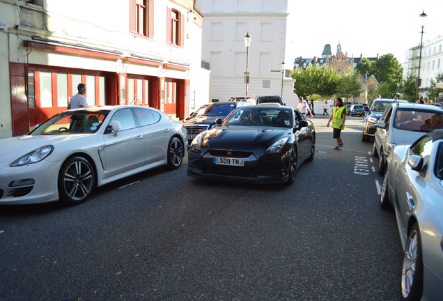 Nissan GT-R