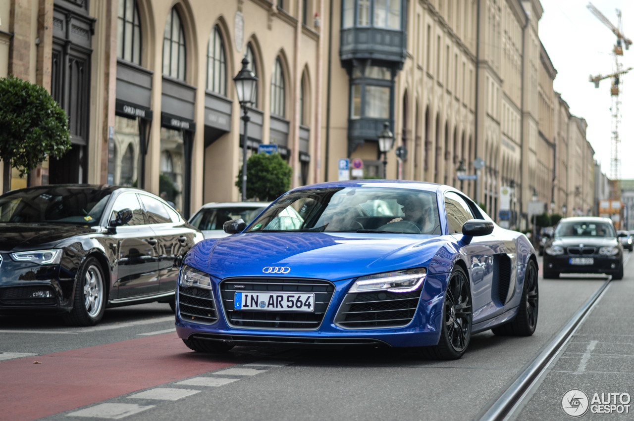 Audi R8 V10 Plus 2013