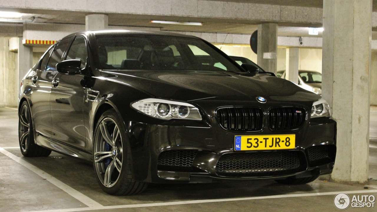 BMW M5 F10 2011